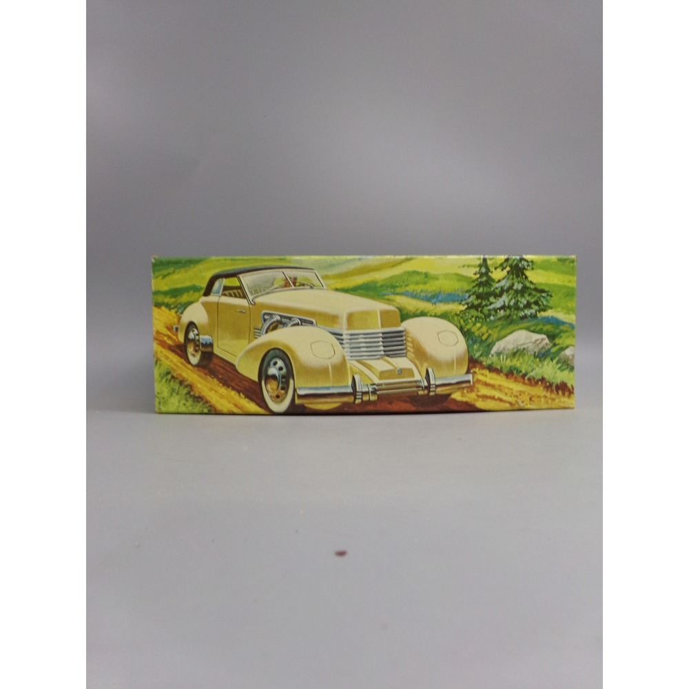 Vintage Avon Cord '37 Tai Winds After Shave 7 fl. oz. Collectible Car Box‎